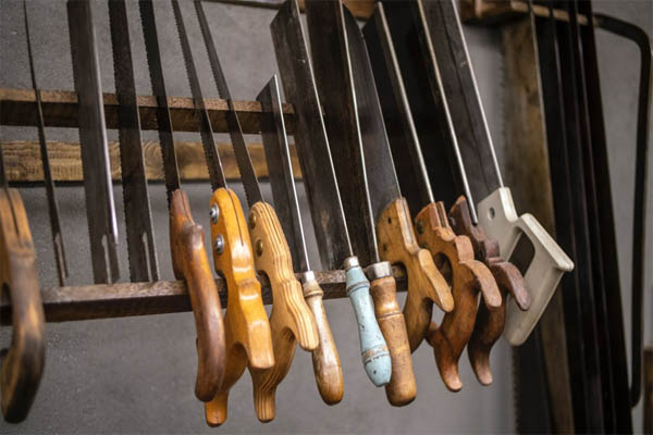 History and Evolution of Handsaws